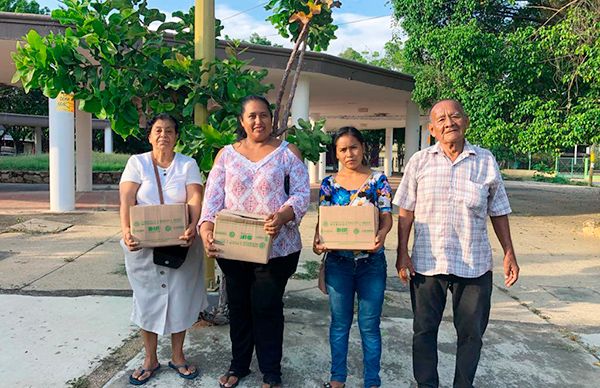 Antorcha lleva despensas a colonos humildes de Ometepec