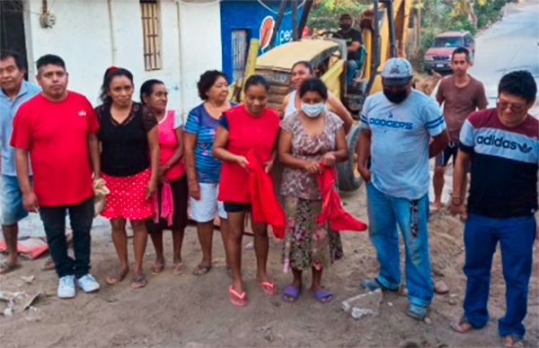 Inicia pavimentación de colonia marginada de Acapulco