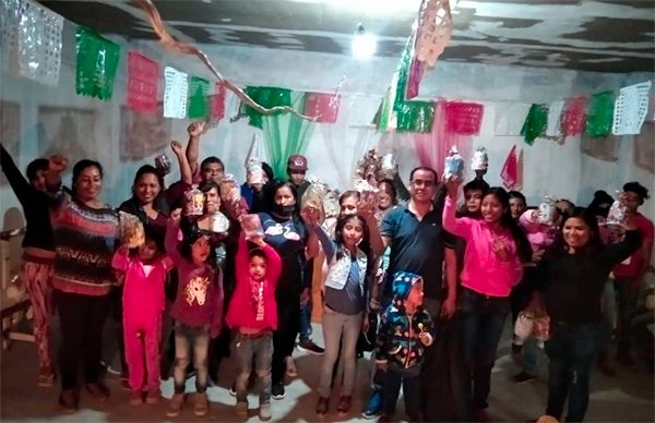 Con posada navideña, colonos de Chilpancingo refrendan compromiso de unidad y lucha