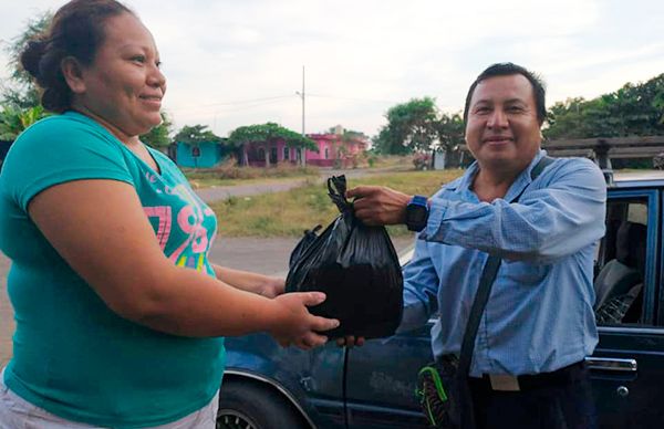 Familias de Tecomán reciben despensas gestionadas por Antorcha