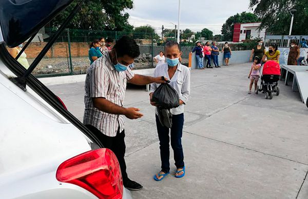 Antorcha entrega apoyos alimentarios en colonias populares de Colima