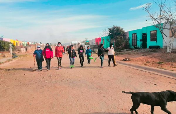 Trabajan en equipo para mejorar entorno  