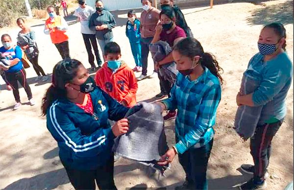 Distribuye Antorcha dos mil cobijas en Aguascalientes