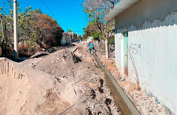 Adoquina ayuntamiento de Tepexi calle en Huajoyuca