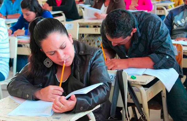 Exigen docentes plan de vacunación congruente