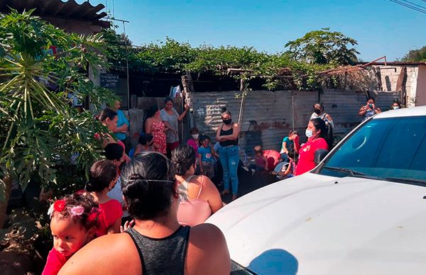 Antorcha entrega despensas en Villa de Álvarez