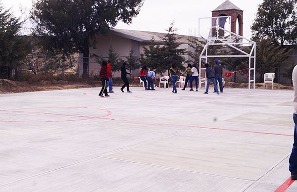 Entrega ayuntamiento de Atexcal cancha de usos múltiples