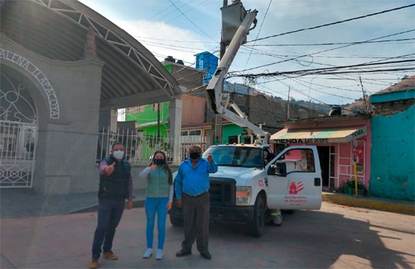 Habitantes de Tlapacoya transitan con mejor iluminación