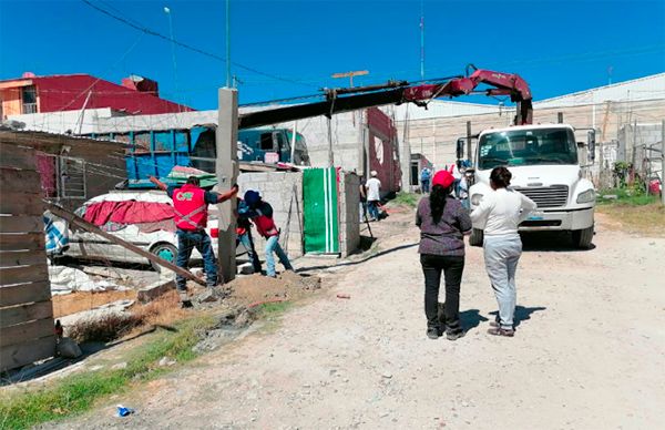 Continúan trabajos para red eléctrica en colonia antorchista