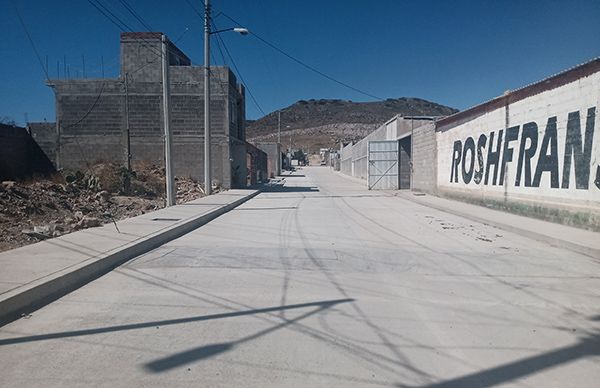 Por concluir pavimentación en calle de Villa de Arriaga 