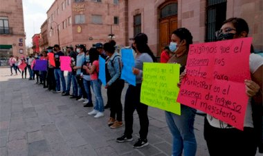 Normalistas de SLP piden evaluación para plazas magisteriales