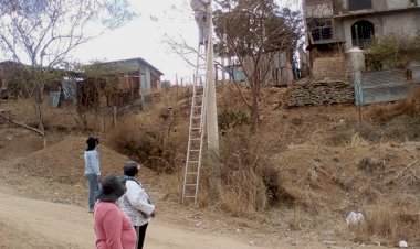 Logra Antorcha rehabilitación de alumbrado en Ixtlahuaca