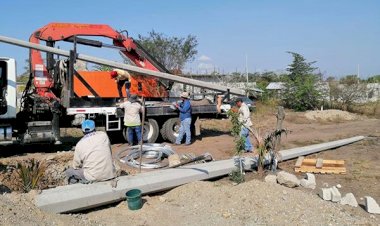 Colonia de Tierra Blanca conquista primera etapa de electrificación