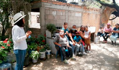 Candidata antorchista felicita los niños de Asientos en su día