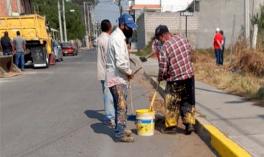 Antorchistas realizan balizamiento de guarniciones