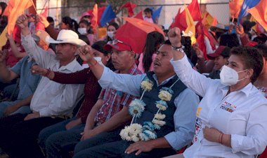 El candidato a la Alcaldía de Villa de Ramos, Fermín De La Cruz acudió a Nuevo San Francisco