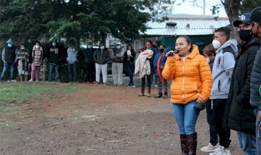 Avanza en su campaña proselitista Lourdes Carrera