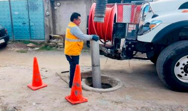 Logran vecinos limpieza de la red de drenaje