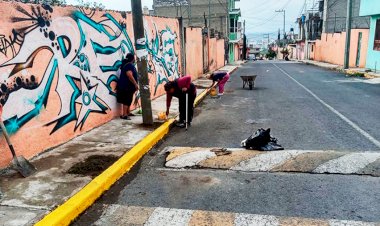 Antorchistas embellecen su comunidad