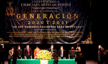 Entrega UCAP generación de profesionistas con sentido humano