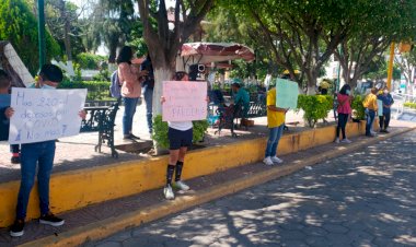 Estudiantes exigen ser vacunados