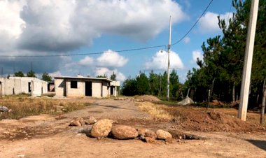 Exigen habitantes rehabilitación de sus calles