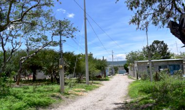 Amplía ayuntamiento de Ixcaquixtla la luz en Barrio 3 de Mayo