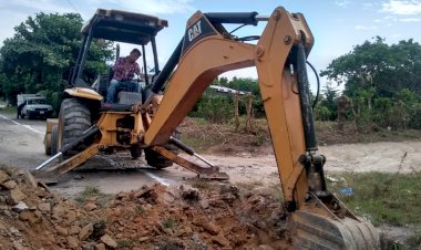 Inician los trabajos de introducción de drenaje sanitario en Matías Suarez Hinojosa