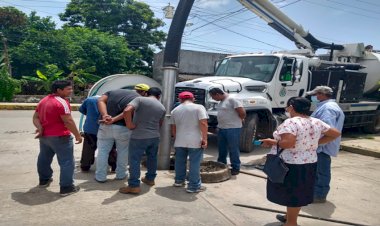 Colonia 13 de Diciembre se benefician con desazolve y limpieza de drenaje