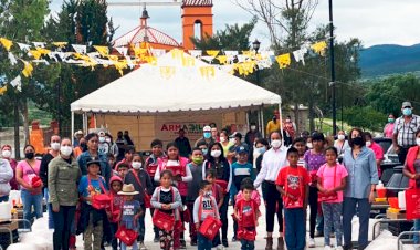 Se realizó la entrega de paquetes de aves de traspatio en la comunidad de Ranchito de los Guzmán