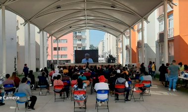 Antorchistas capitalinos reciben ponencia del líder social Omar Carreón