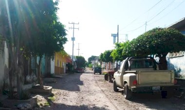 Antorchistas exigen calles pavimentadas