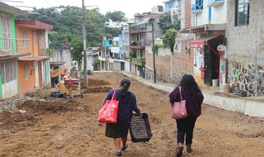 Vecinos de la col. Emiliano Zapata exigen agilidad de obra