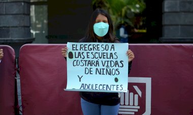 Regreso a las aulas es un crimen; FNERRR protesta con cadenas humanas