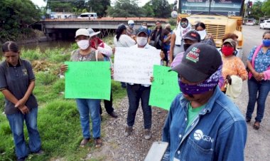 Falta del agua potable donde abunda el líquido  