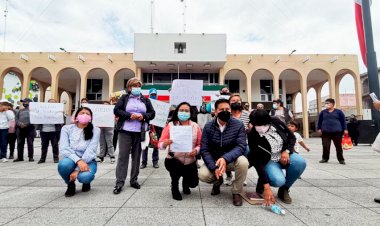 Antorchistas protestan por fisuras en Canal de La Compañía