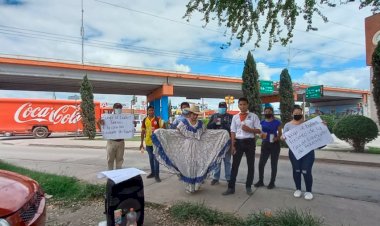 Jóvenes y maestros de Casa del Estudiante de Rioverde realizan colecta con un evento cultural