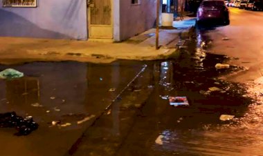 Familias de Nuevo Laredo, entre aguas negras