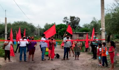 Antorcha logró obra de electrificación para Enramadas, Villa Juárez