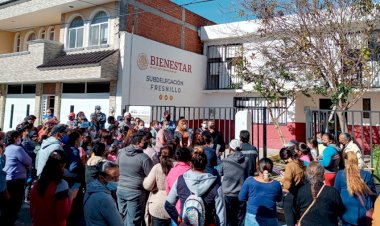 Marcha a la subdelegación del bienestar en Fresnillo, por inclusión al programa de vivienda 