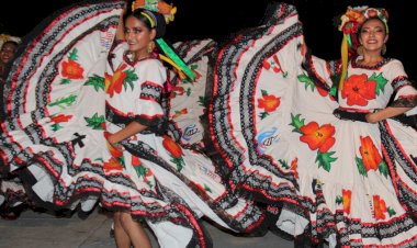 Con arte, celebran día de muertos en Santa Catarina