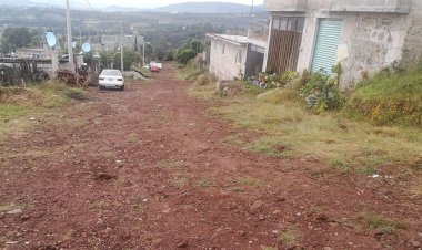 Habitantes de Irimbo continuarán gestiones para concluir pavimentación en colonia popular