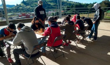 Con concurso, escuelas antorchistas de RTC fomentan la práctica del ajedrez