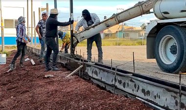 Rehabilitan áreas verdes en colonia Luz del Carmen