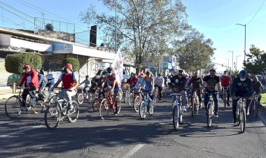 Conmemoran sobre ruedas la Revolución Mexicana  