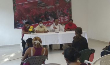 Se reúnen plenistas antorchistas carrilloportenses con dirigente estatal