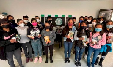 Inauguran café literario en bachillerato