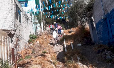 Antorchistas de Querétaro recorren colonia 2 de abril 