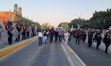 Sheinbaum reprime marcha antorchista que exigía obra social