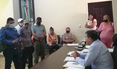 Lombardenses dan seguimiento a demandas en presidencia municipal